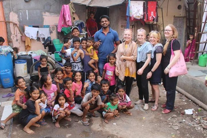 4 Hour Slum Tour With Sightseeing in Mumbai image