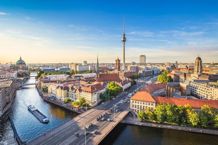 Best of Berlin Join-in Shore Excursion from Warnemünde or Rostock with Wi-Fi image