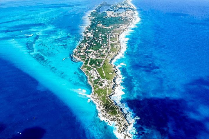 Wonderful Catamaran to Isla Mujeres Unlimited image