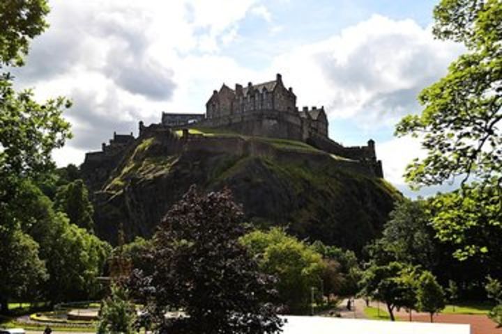 Edinburgh Like a Local: Customized Private Tour image