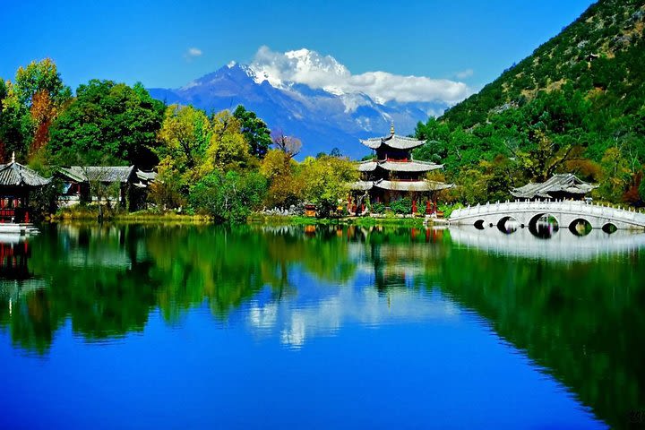 Flexible Lijiang City Highlights Private Day Tour with Lunch image