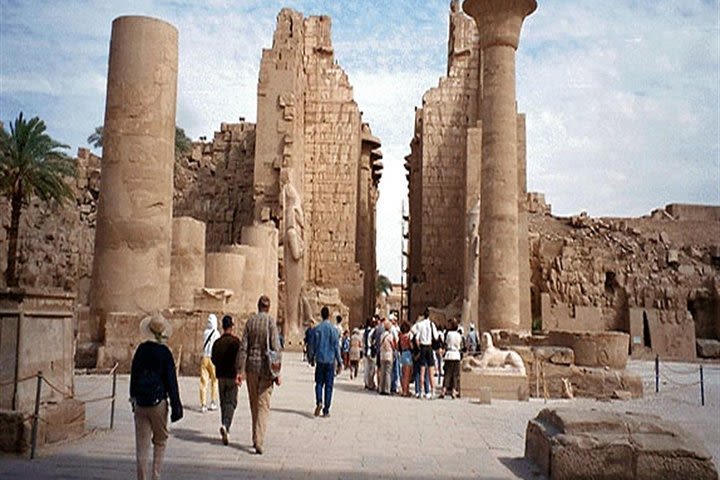 Private -Day Tour to Luxor East and West Banks image