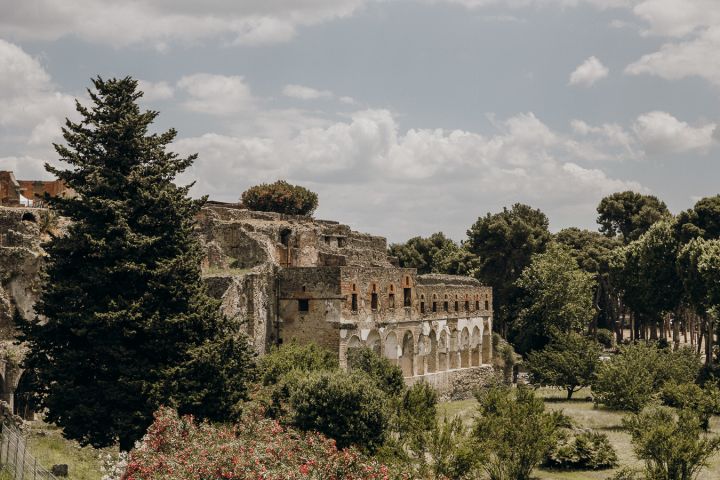 Complete Pompeii Skip the Line Tour with Archaeologist Guide image