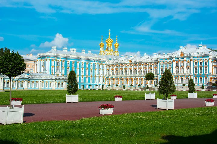 Catherine's Palace with Amber Room in Tzars Village Skip-the-Line Private Tour image