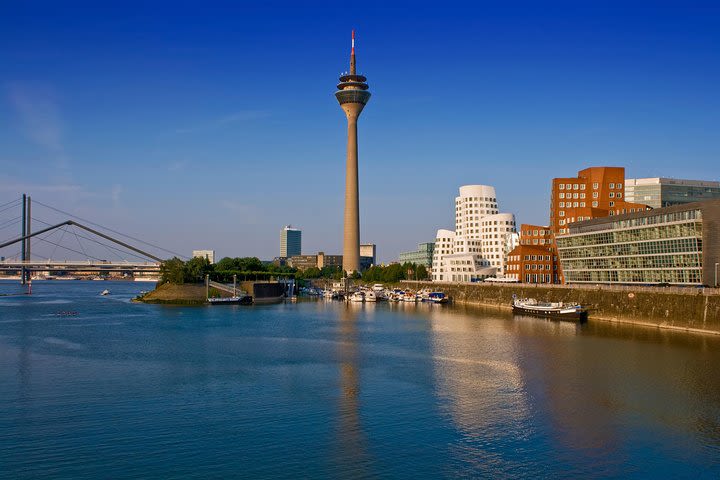 Private Arrival Transfer: Dusseldorf Train Station image