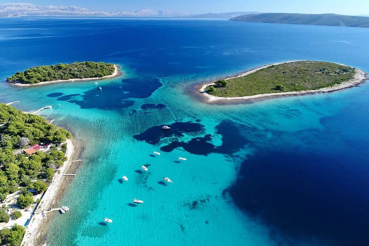 Catamaran cruise to Blue Lagoon with Food and unlimited Drinks image