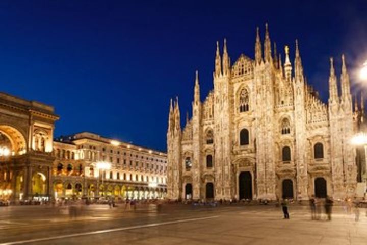 Milan Walking Tour by Night  image