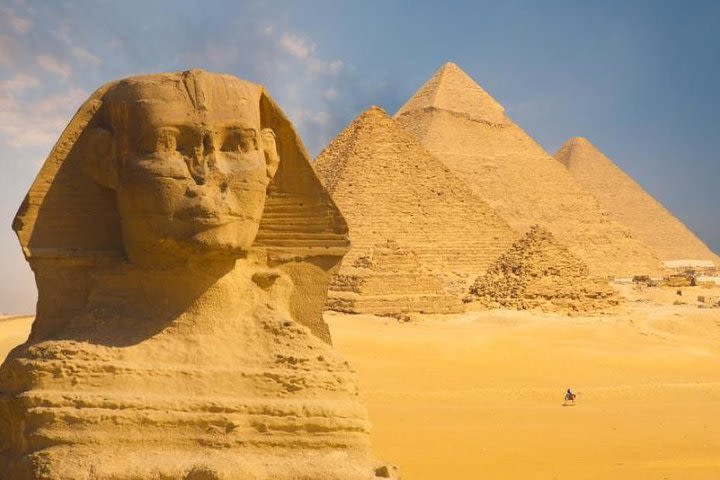 Private Full- Day Trip to Pyramids, Egyptian Museum & Khan el khallil image