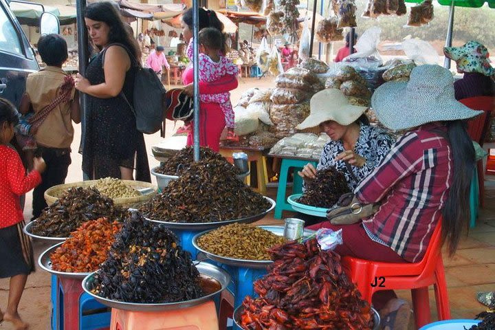 Street Food Evening Private Tour in Siem Reap image