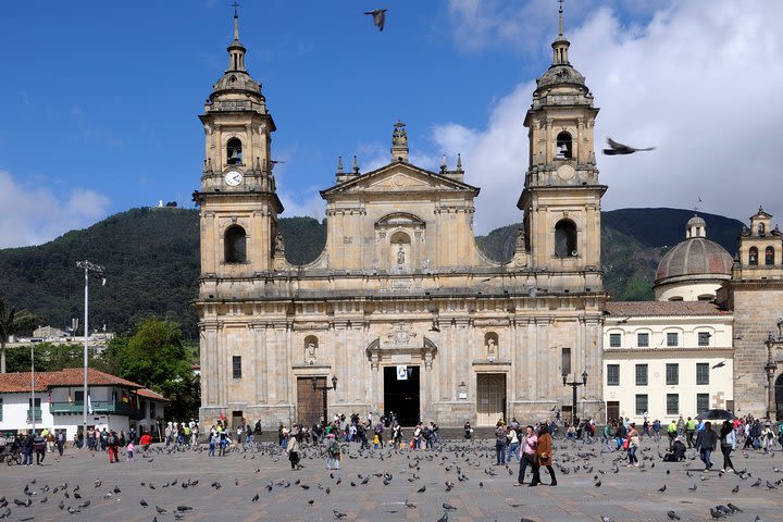 Walking Tour—La Candelaria | Coffee & Fruit Juice Tasting + Botero Museum image