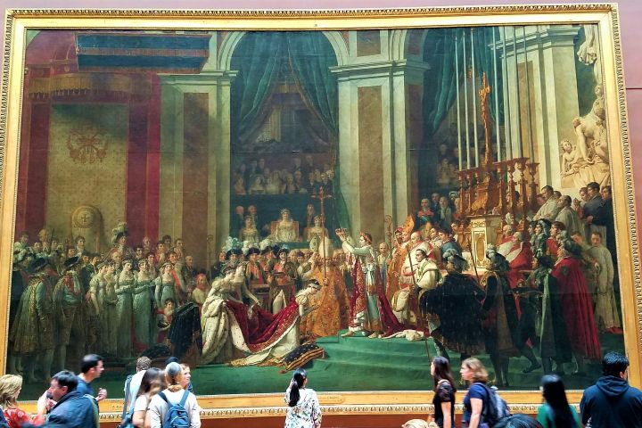 Louvre Masterpieces Group Tour with Reserved Access image