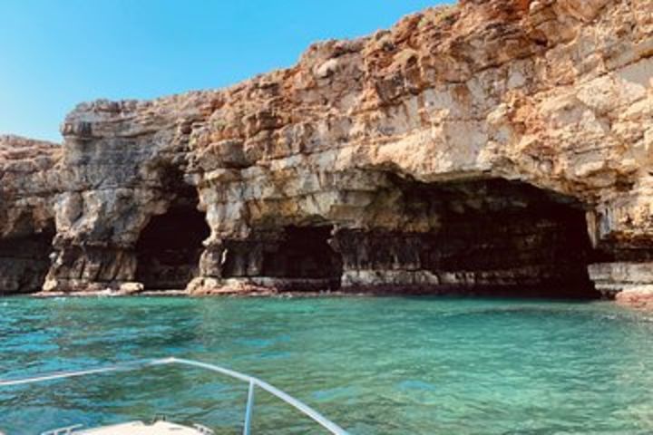 Visit of the Polignano a Mare Caves - Boat ride - skipper hire image