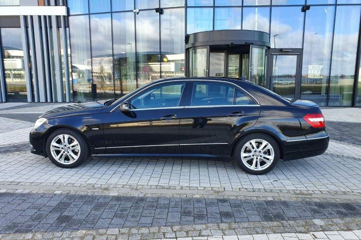 Poznan Airport to City Private Transfer image