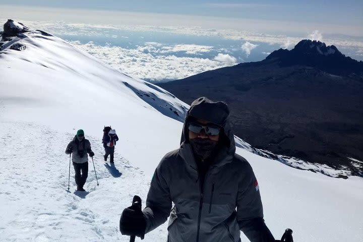 6 Days 5 Nights Kilimanjaro Climb Via Machame Route image