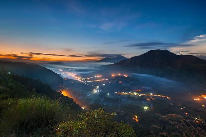 Full-Day Sunrise at Pinggan Combination Tirta Empul Temple&Tegenunggan Waterfall image