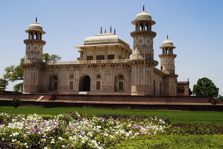 Taj Mahal Sunrise Tour from New Delhi image