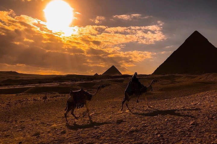 4 Private days in Giza and Cairo including Free airport Transfers image