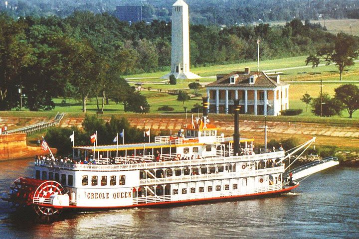 Paddlewheeler Creole Queen Historic Mississippi River Cruise image