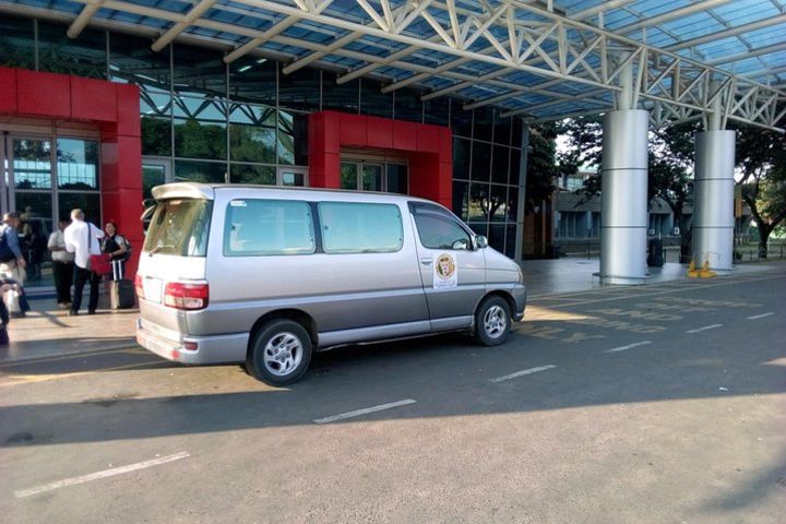 One Way Livingstone Airport Shuttles image