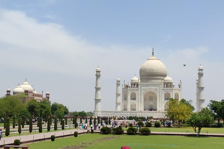 Private Agra Local Taj Mahal Tour from Gatimaan Express to Gatimaan Express image