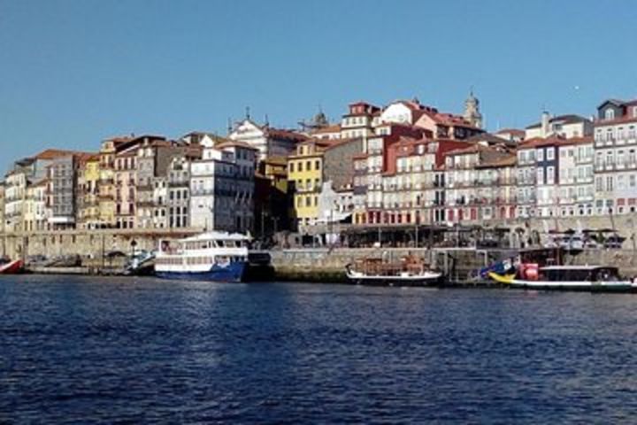 Private transfer from Lisbon to Porto with visit from Fatima and Coimbra image