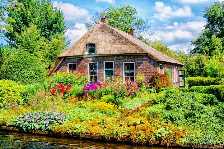 Private Tour from (Greater) Amsterdam to Giethoorn (min 2 - max 7 pax) image