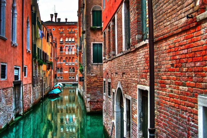 Hidden Venice: Jewish Ghetto & Cannaregio Tour image