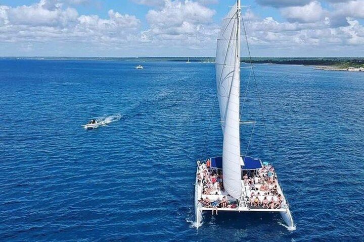 Excursion to Isla Saona in Catamaran with Lunch image