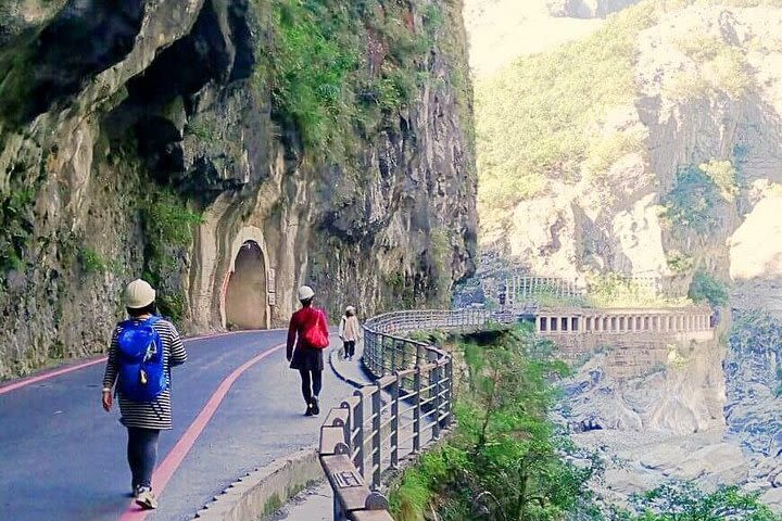 Taroko From Taipei In A Day by Train image