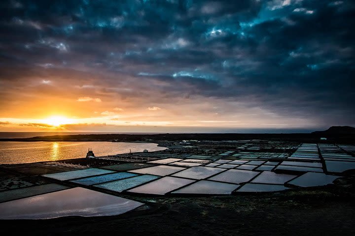 2-Hour Sunset Photography Tour in Western Lanzarote image