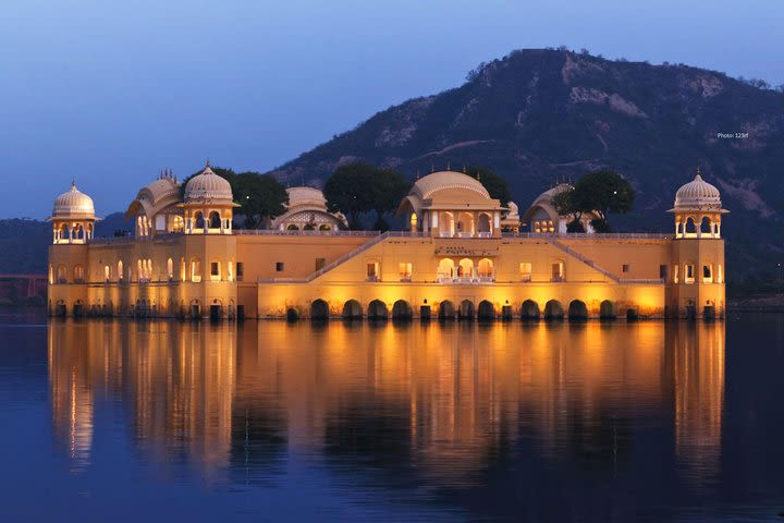 1 Day Trip to Jaipur by Car From Delhi image
