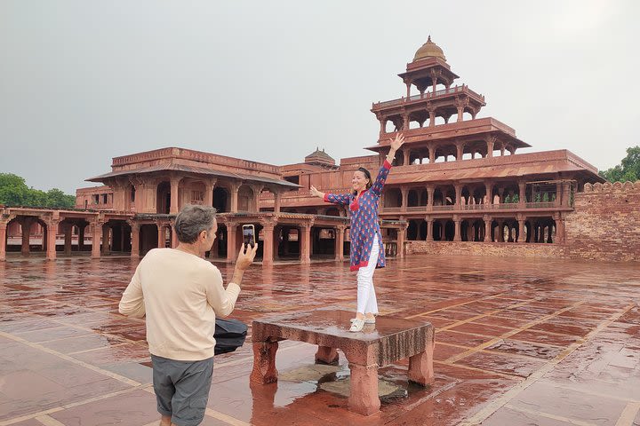 Taj Mahal Day Trip with Fatehpur Sikri from Delhi by Train (Shatabdi Exp to Gatimaan Exp) image