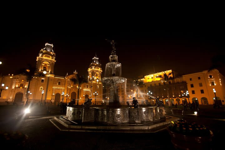 Barranco Tour by Night & Magic Fountains Park  image