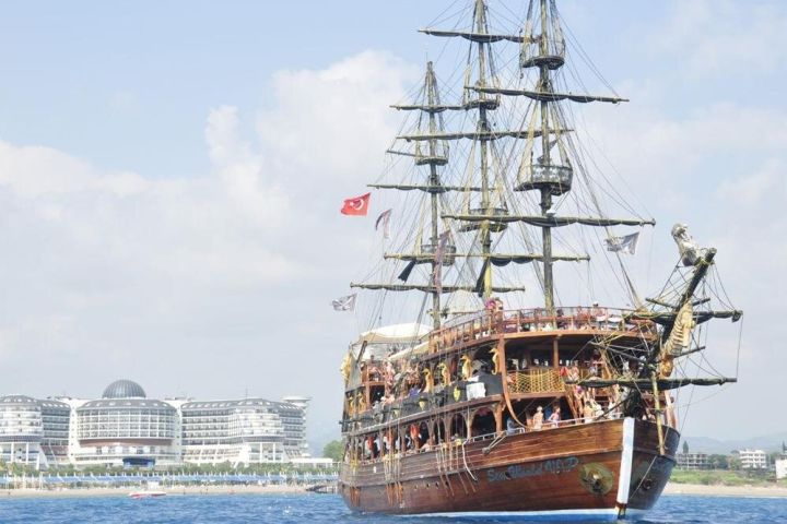 Side Blau Laguna Boat Trip image