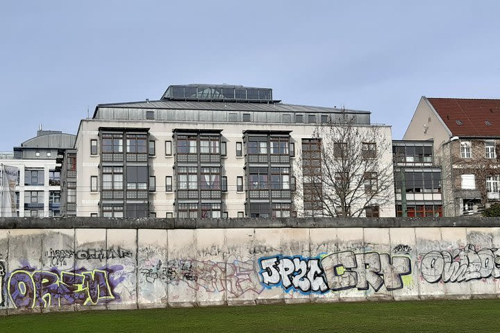 Monumental Berlin: baroque and imperial + light lunch image