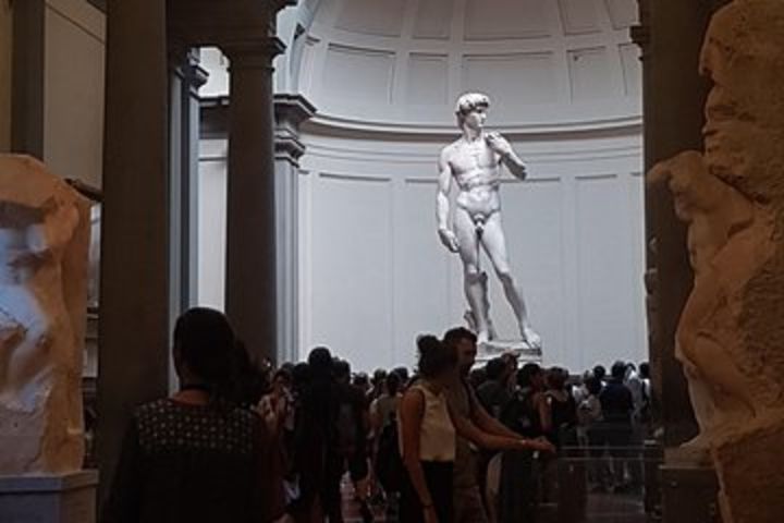 Small-Group Guided Uffizi and Accademia Walking Tour - Skip-the-line image