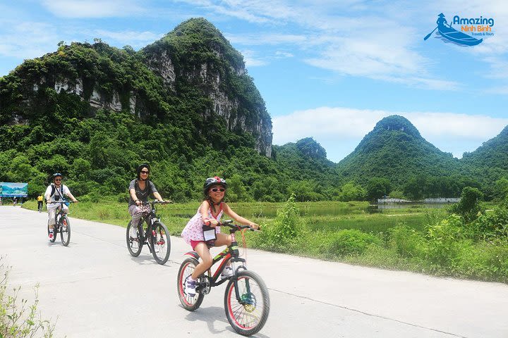 Hanoi: 2-Nights Ninh Binh and Halong Bay Tour image