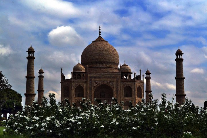 Day Tour of Taj Mahal/Agra Fort/ Itmad-ud-daulah With Lunch image