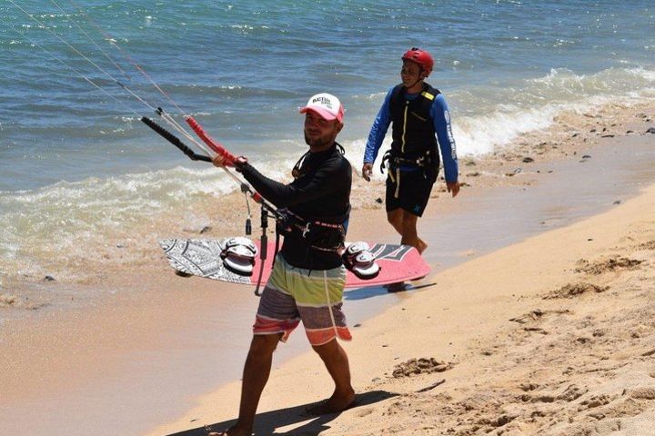 3-Day Private Kiteboarding Course at Kanaha Beach in Kahului image