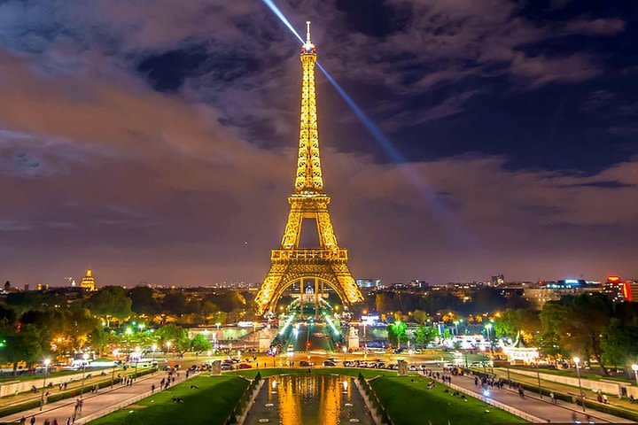 Skip the Line: 2 in 1 VIP access to Eiffel Tower + Seine River Cruise Tickets image