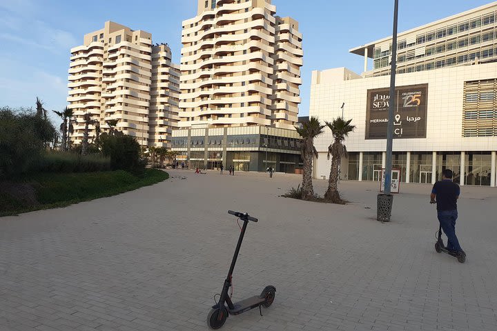 HoplaPass 1 Day: Self-Guided Electric Scooter Tour image