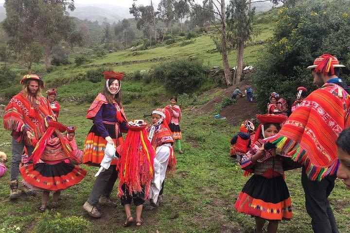  Experiential Tourism in Huilloc and Machu Picchu 3 Days - Huaynas Expeditions image