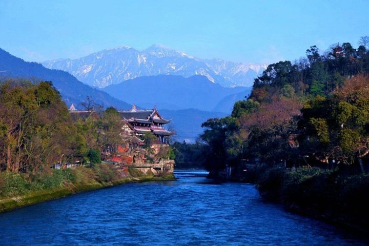 Mount Qingcheng and Dujiangyan Irrigation System Private Day Tour from Chengdu image