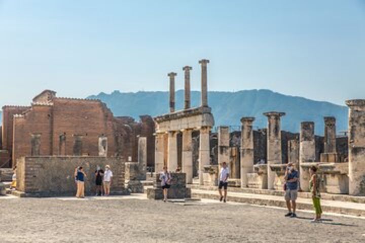 Skip the line Pompeii Guided Tour from Sorrento image