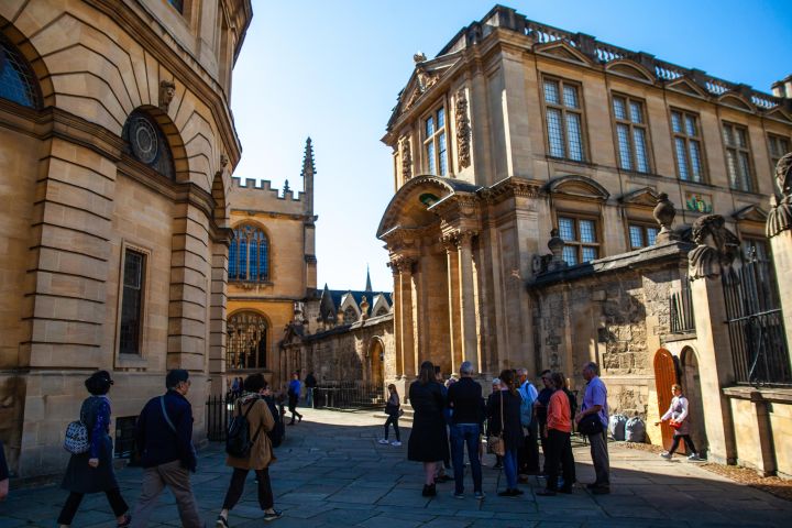 Oxford University Walking Tour with Alumni Guide image