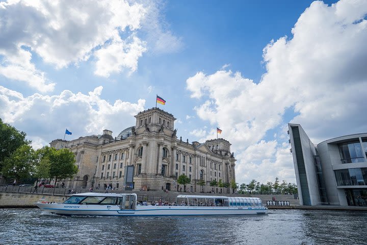 2.5-Hour Berlin Center Boat Cruise on the River Spree image