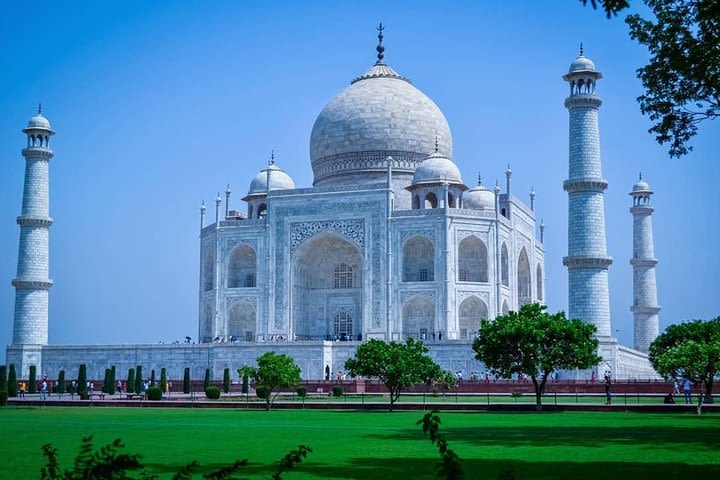 Taj Mahal Tour by Car from Delhi with All Inclusive image