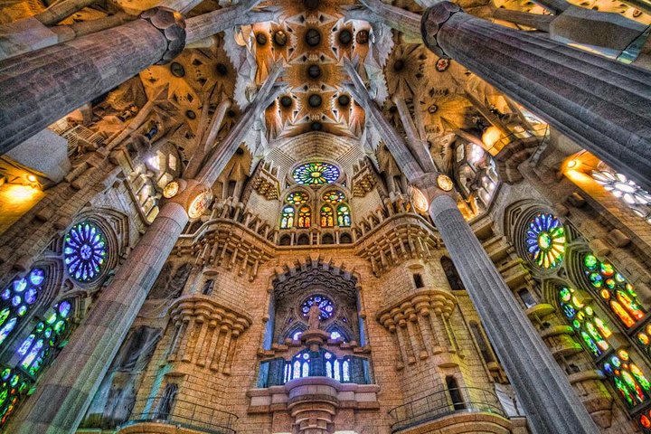 Sagrada Familia and Park Güell Family Private Tour  image