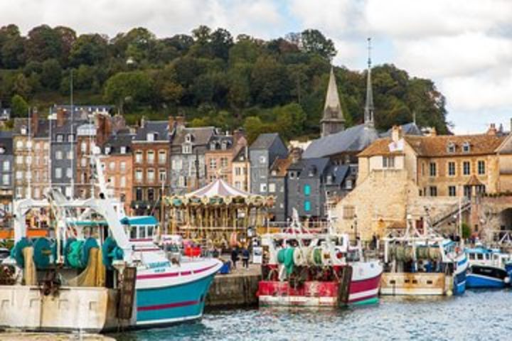 Honfleur & Normandy US D-Day Landing Beaches - Day Trip from Paris image