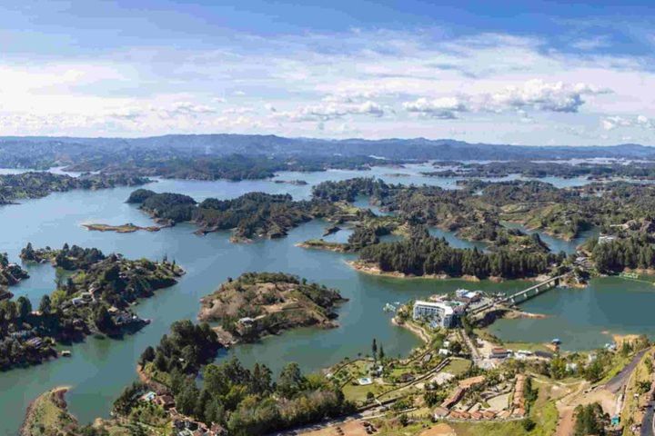 Guatape Rock & Coffee Farm Tour image